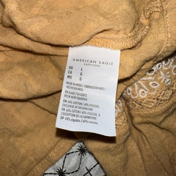 Embroidered cropped top - Picture 3 of 3